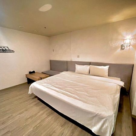 Walker Hotel - Zhengyi 2 Tajpej Kültér fotó