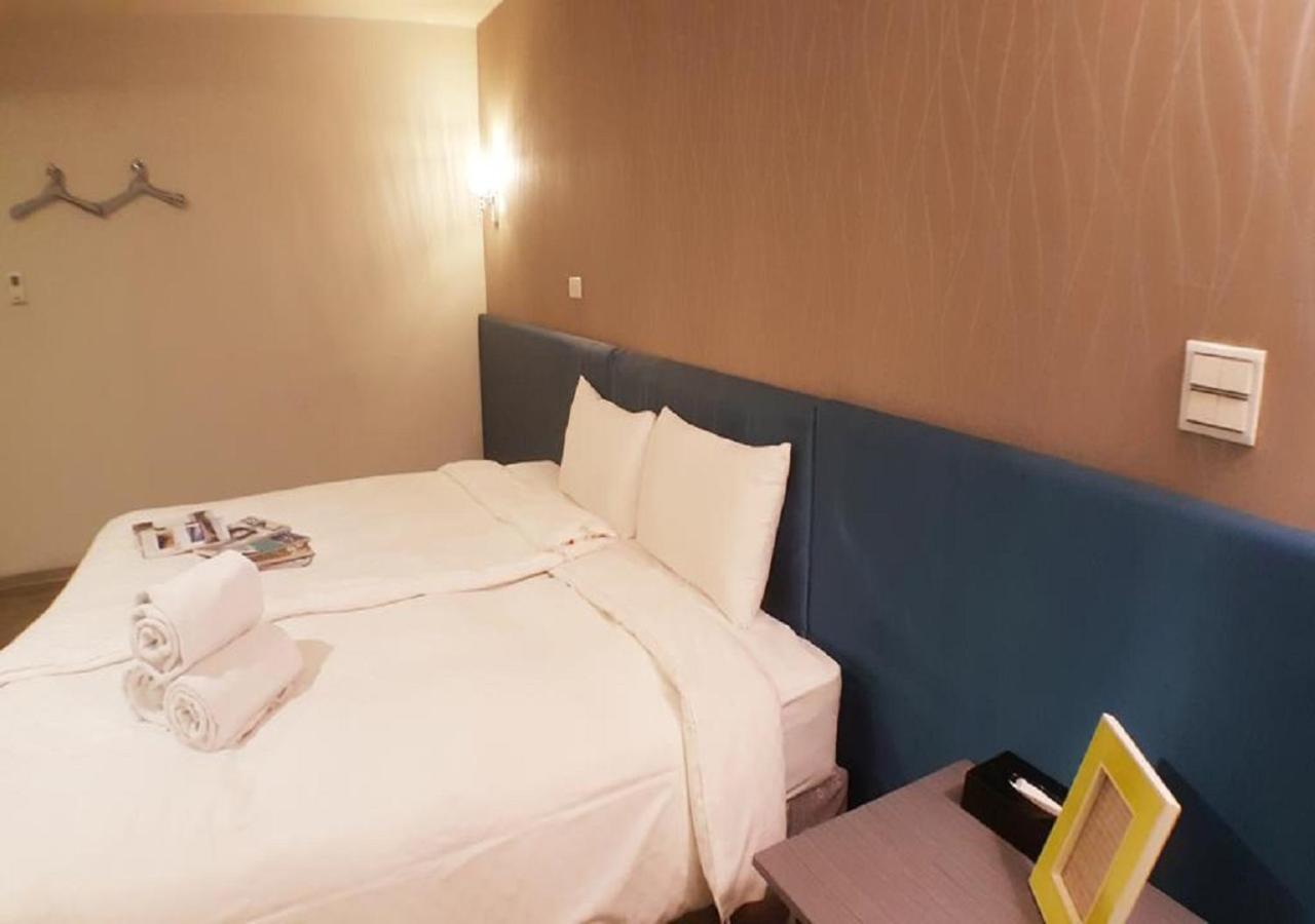 Walker Hotel - Zhengyi 2 Tajpej Kültér fotó