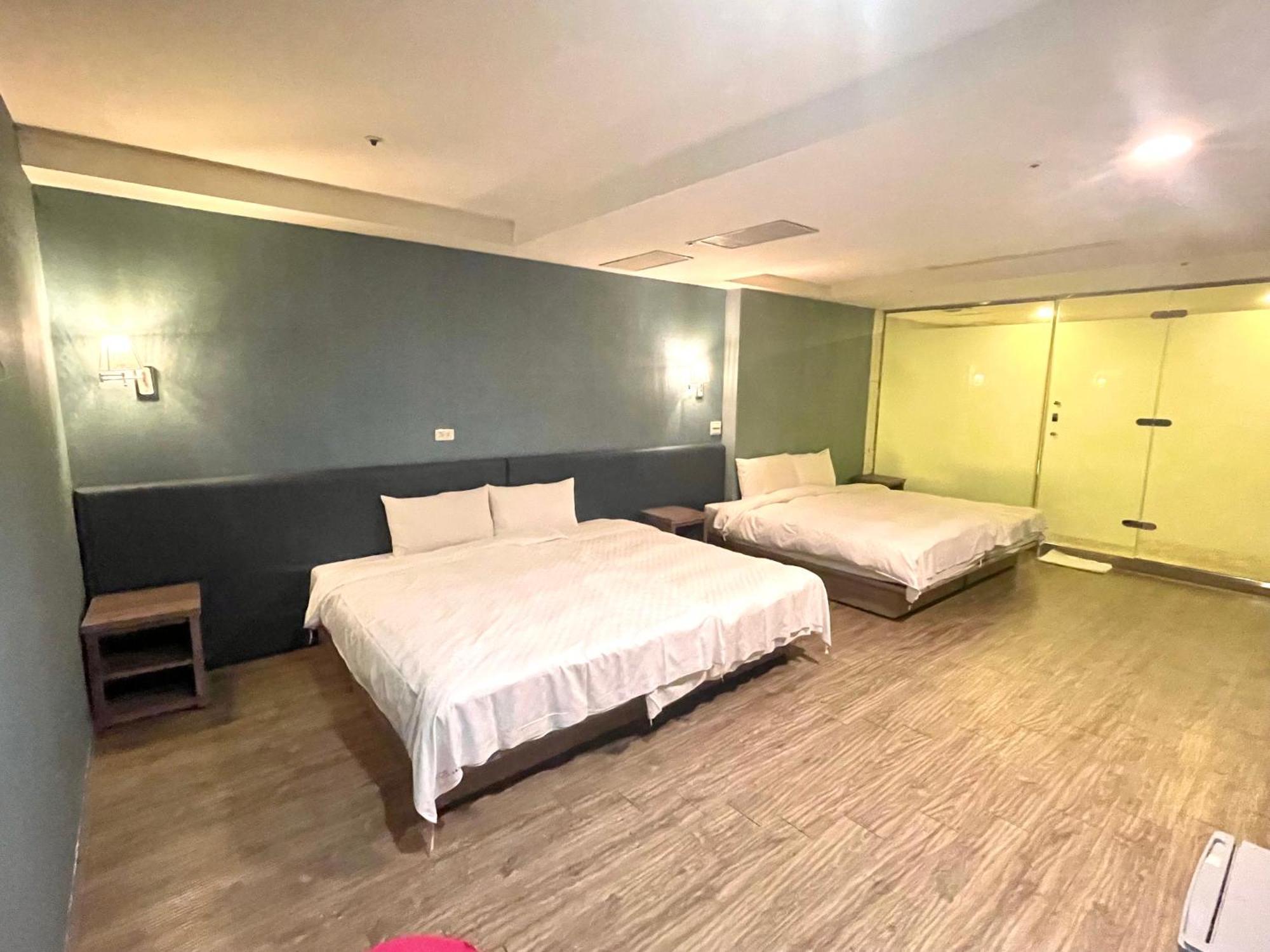 Walker Hotel - Zhengyi 2 Tajpej Kültér fotó